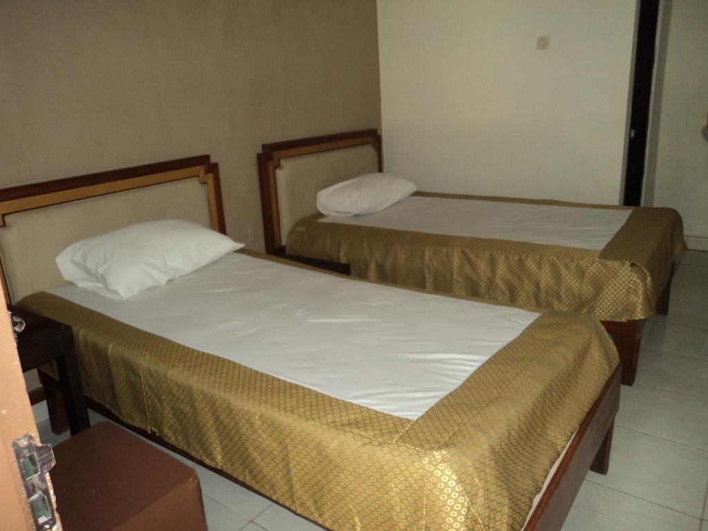 Hotel Sentral Pabean Buleleng Pokój zdjęcie